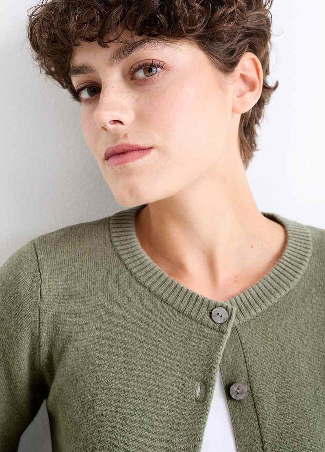 Оливковый демисезонный кардиган C&A