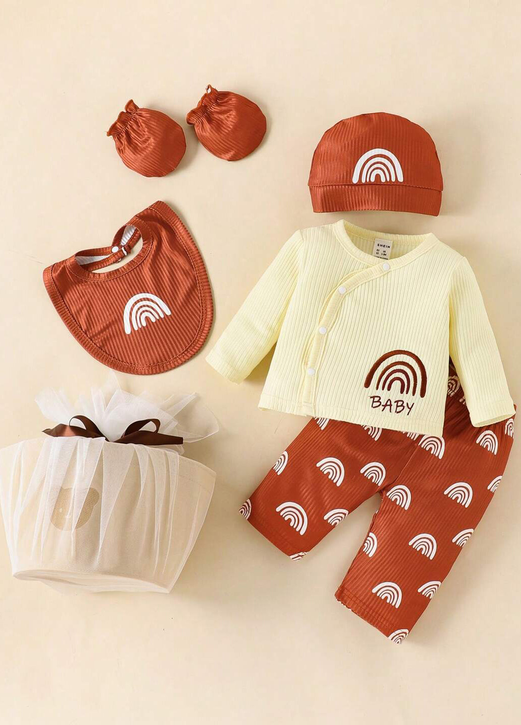 Комбинированный демисезонный комплект (кофта, брюки, шапка, нагрудник, рукавицы) брючный SHEIN