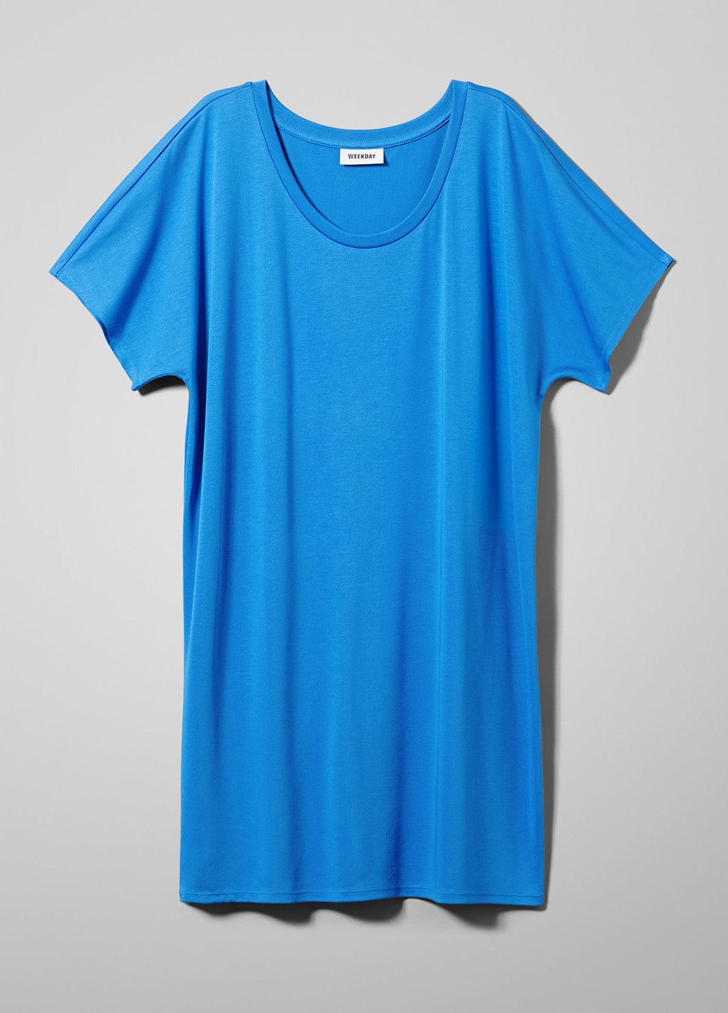 Голубое кэжуал платье оверсайз, платье-футболка Weekday однотонное