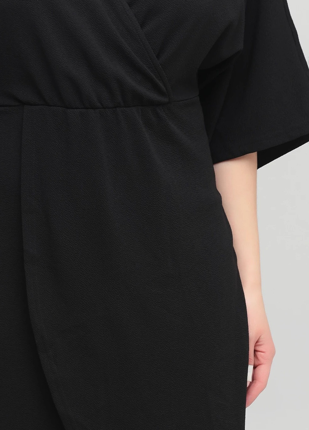 Чорна кежуал однотонне плаття Mela London