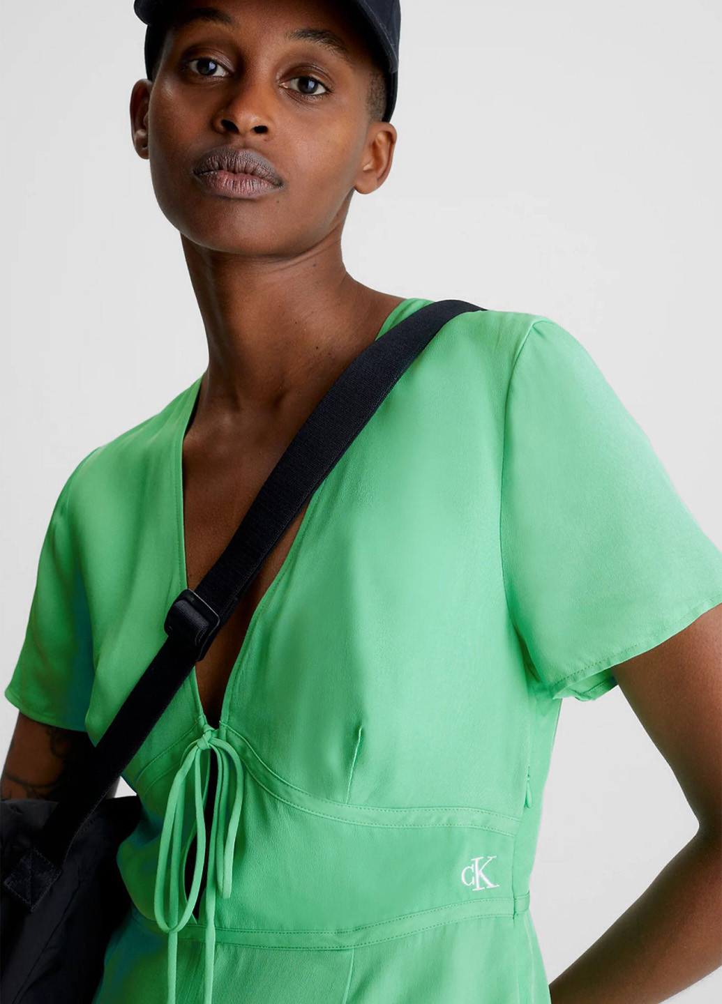 Салатовое кэжуал платье клеш Calvin Klein Jeans однотонное