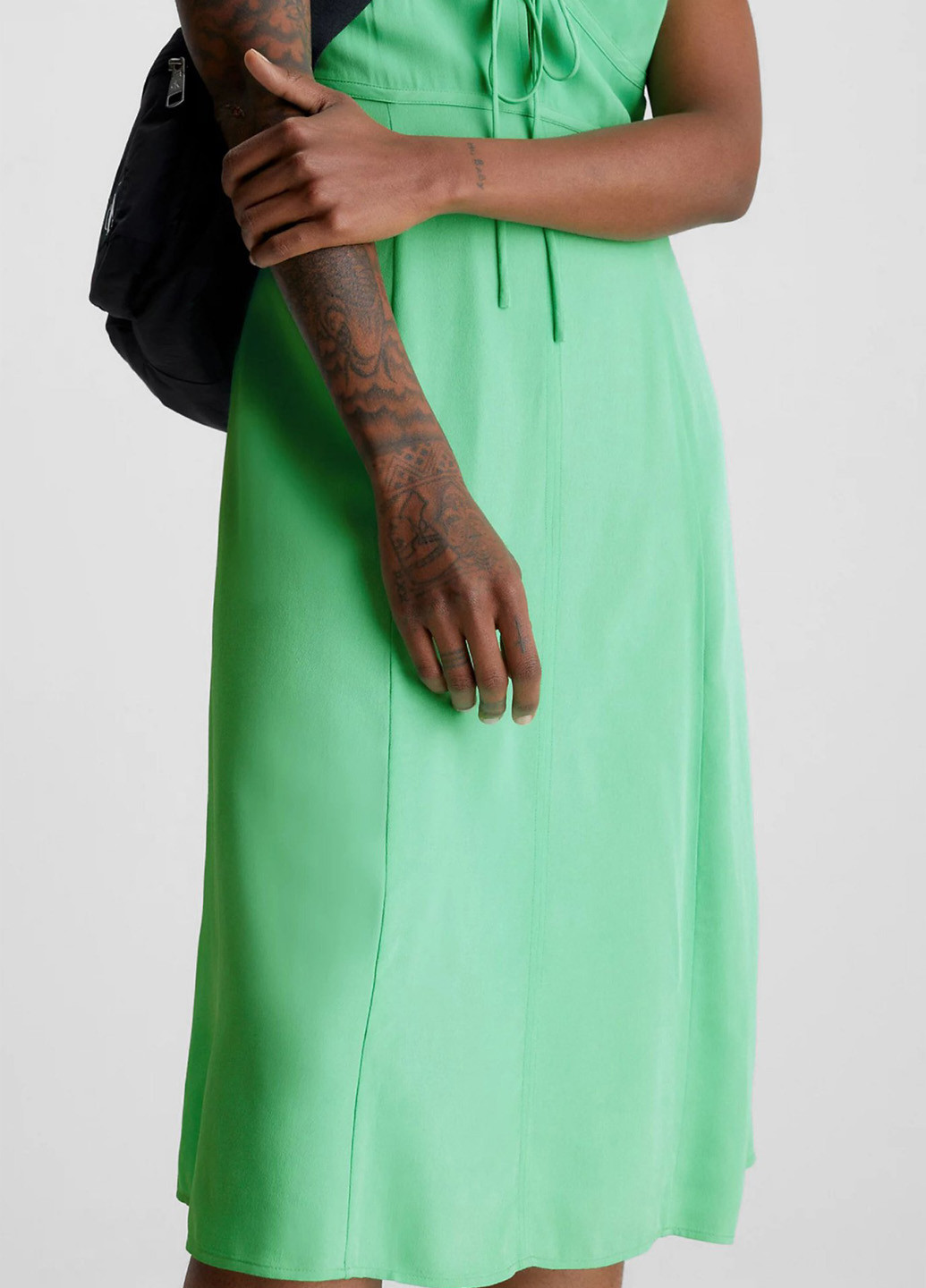 Салатовое кэжуал платье клеш Calvin Klein Jeans однотонное