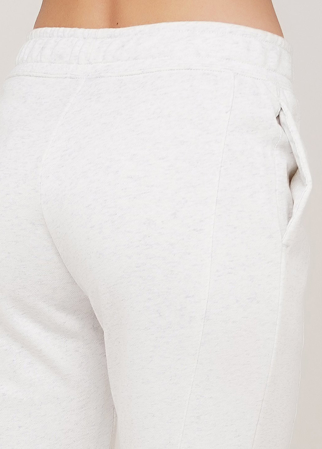 Белые спортивные демисезонные джоггеры брюки Nike