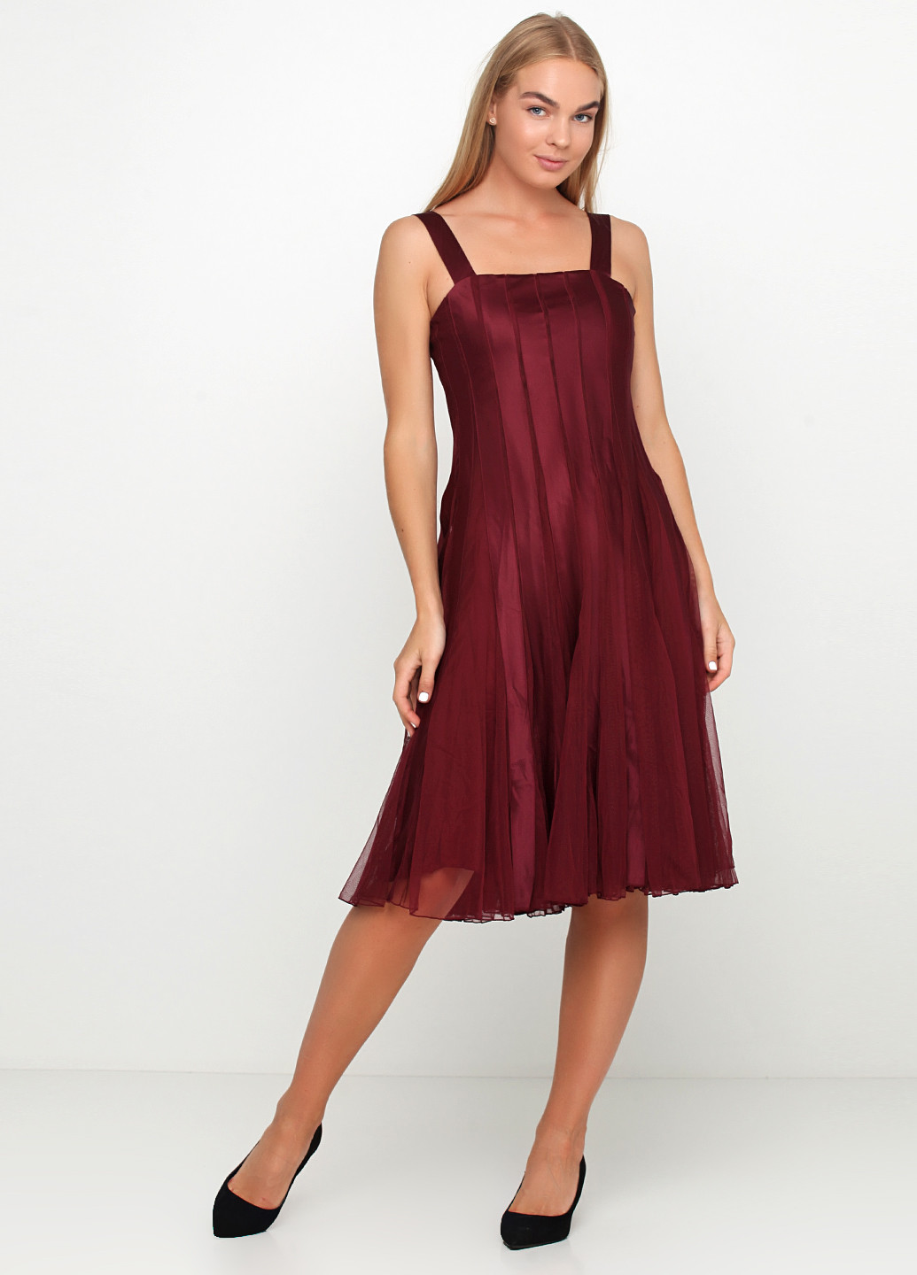 Бордовое кэжуал платье клеш Sara Kelly однотонное