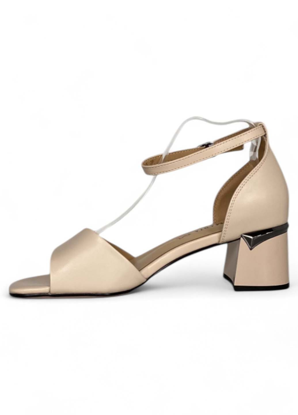 Бежевые босоножки Aiformaria с ремешком