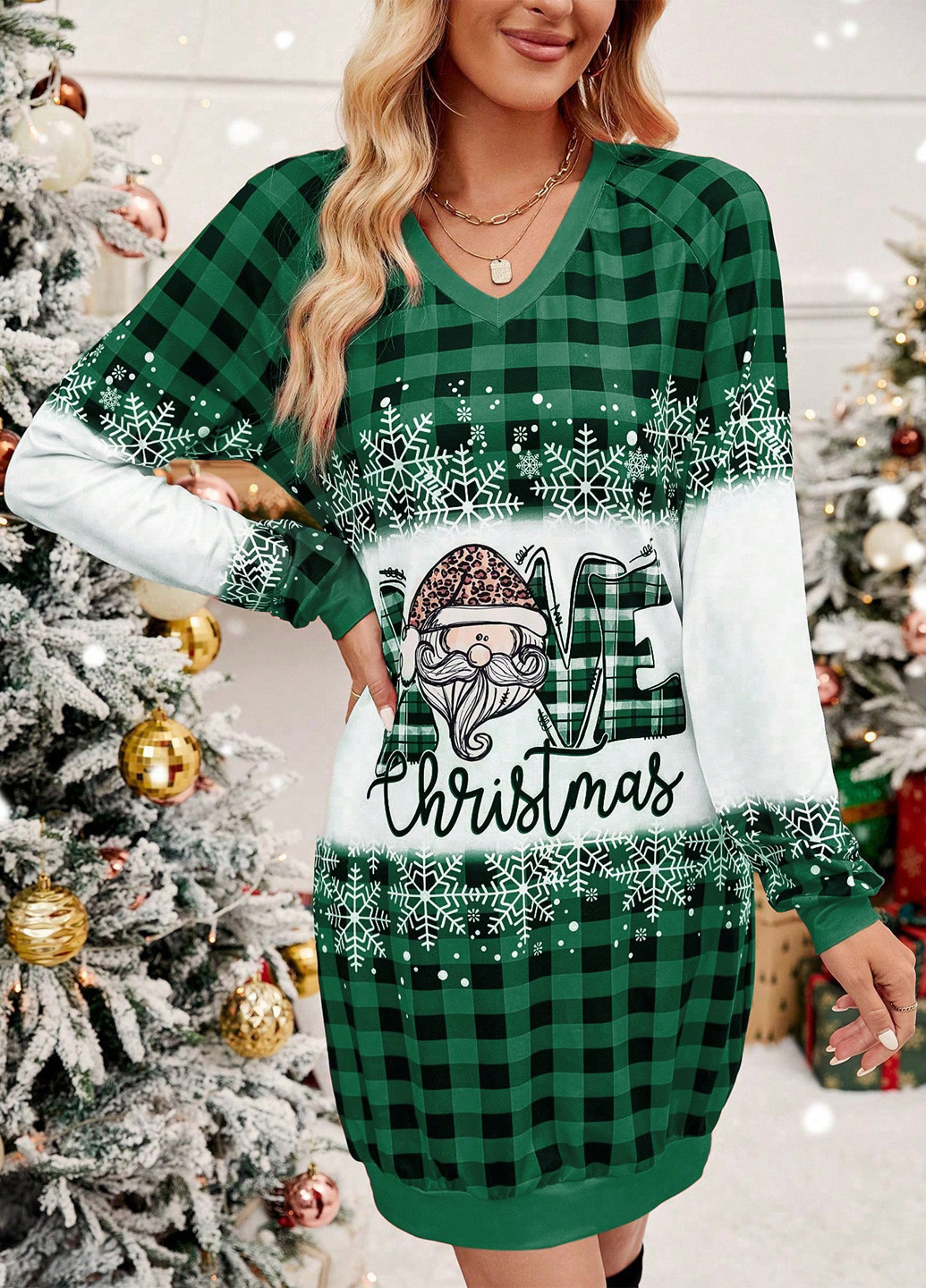 Зеленое кэжуал платье платье-свитшот SHEIN с новогодним принтом