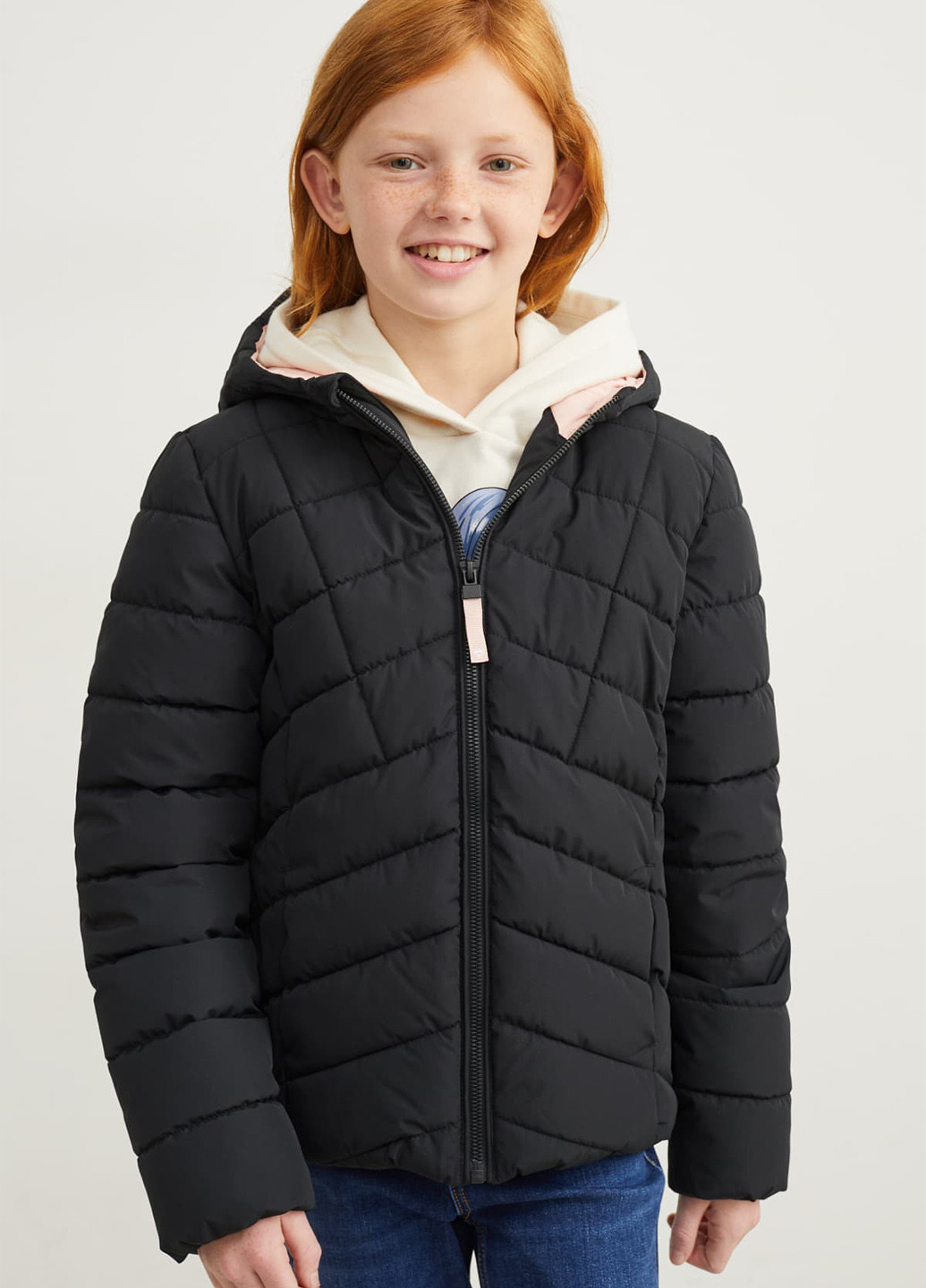 Черная демисезонная куртка C&A