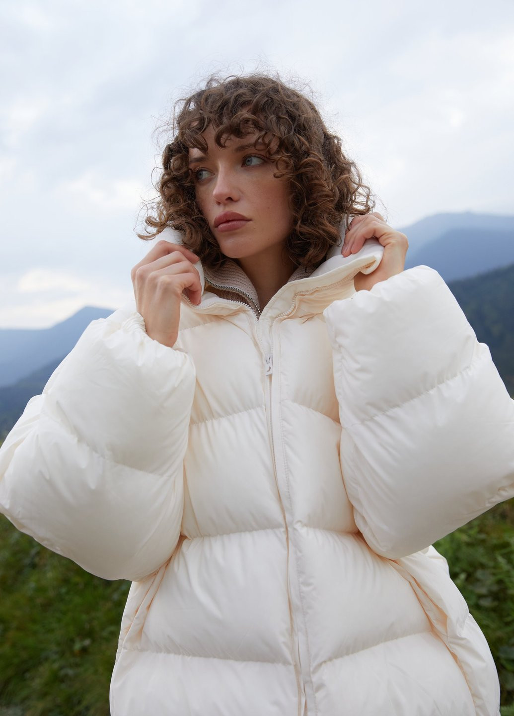 Молочна зимня куртка Gepur