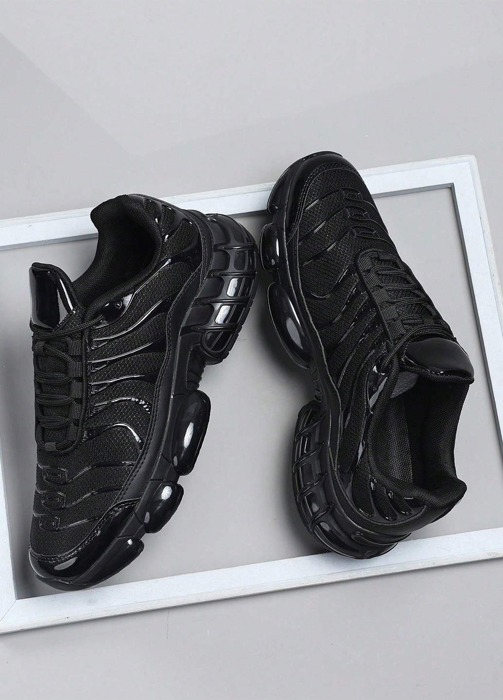 Чорні Осінні кросівки SHEIN