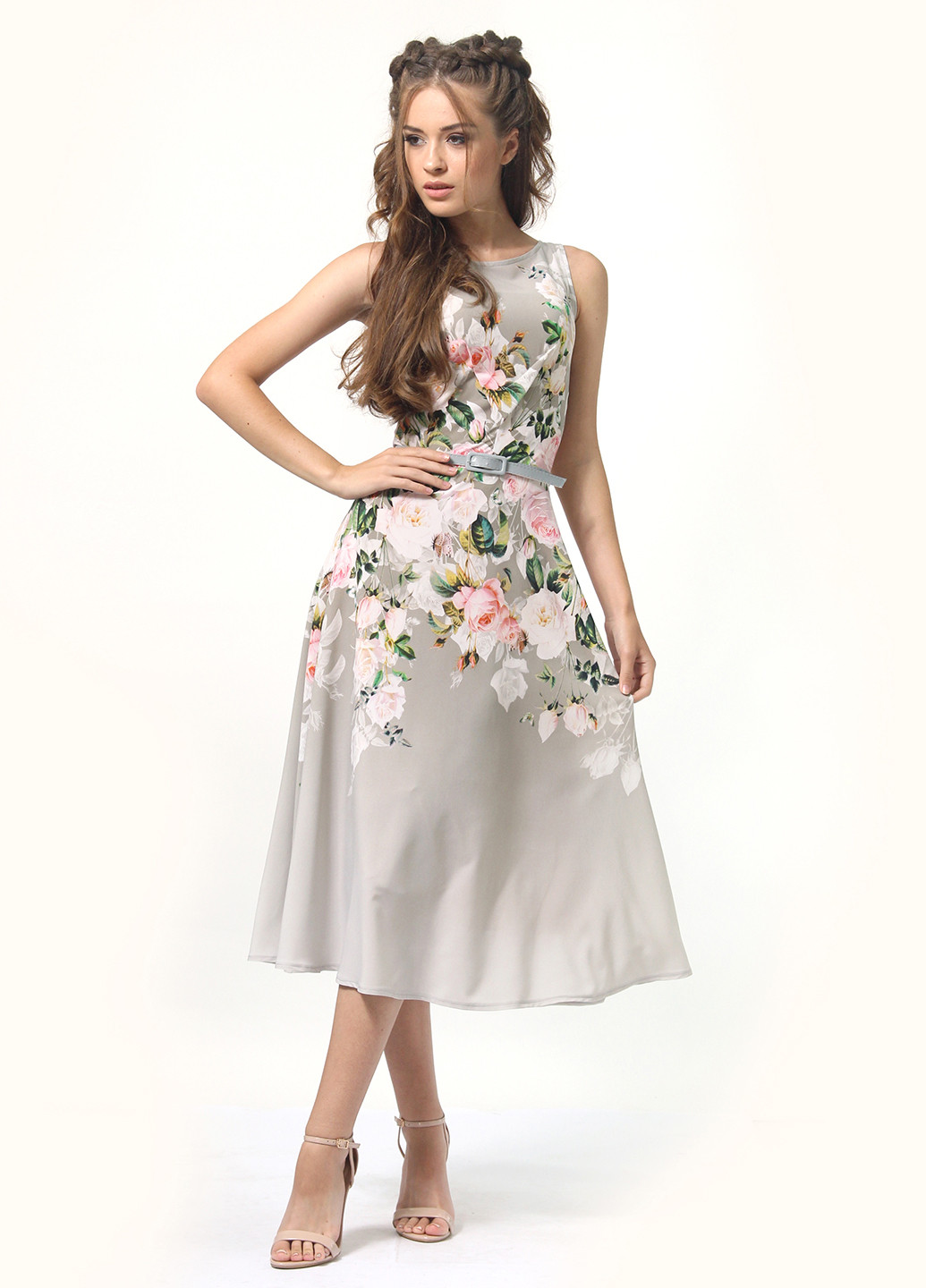 Светло-серое кэжуал платье клеш Lila Kass с цветочным принтом