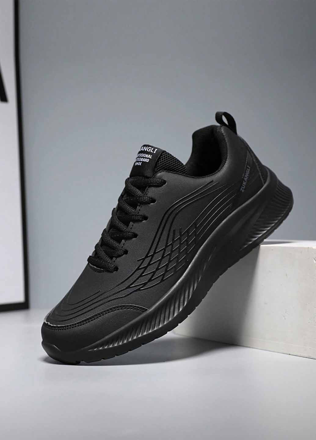 Черные демисезонные кроссовки SHEIN