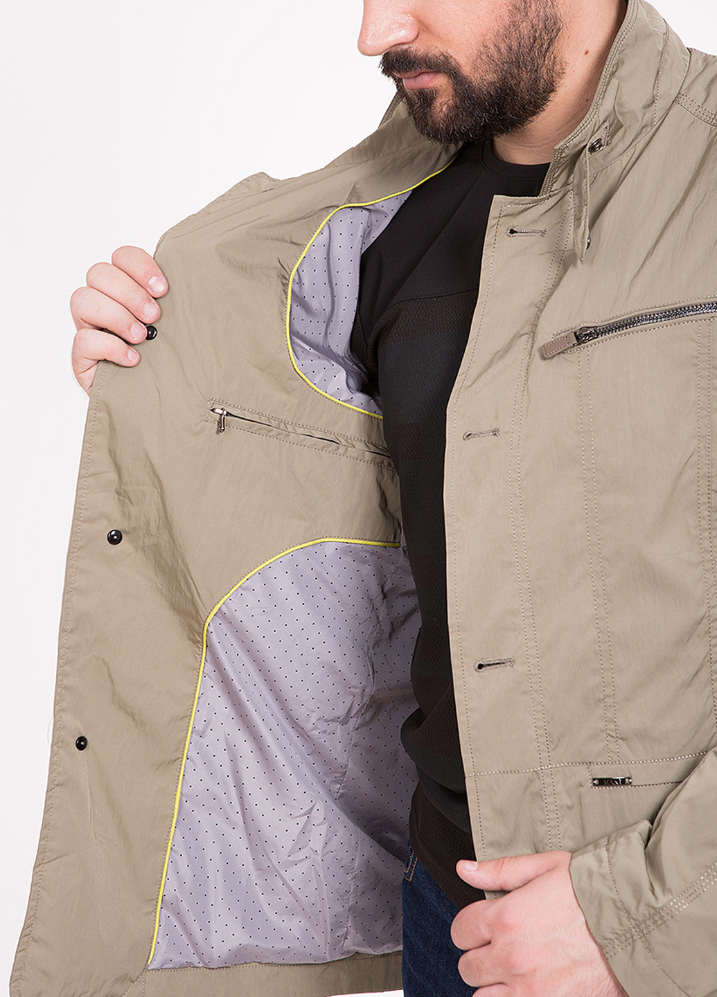 Бежева демісезонна куртка Clasna