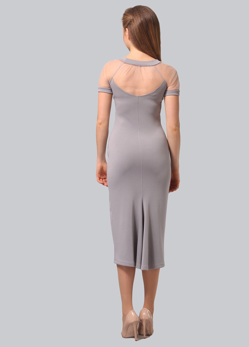 Серое деловое платье футляр Lila Kass однотонное