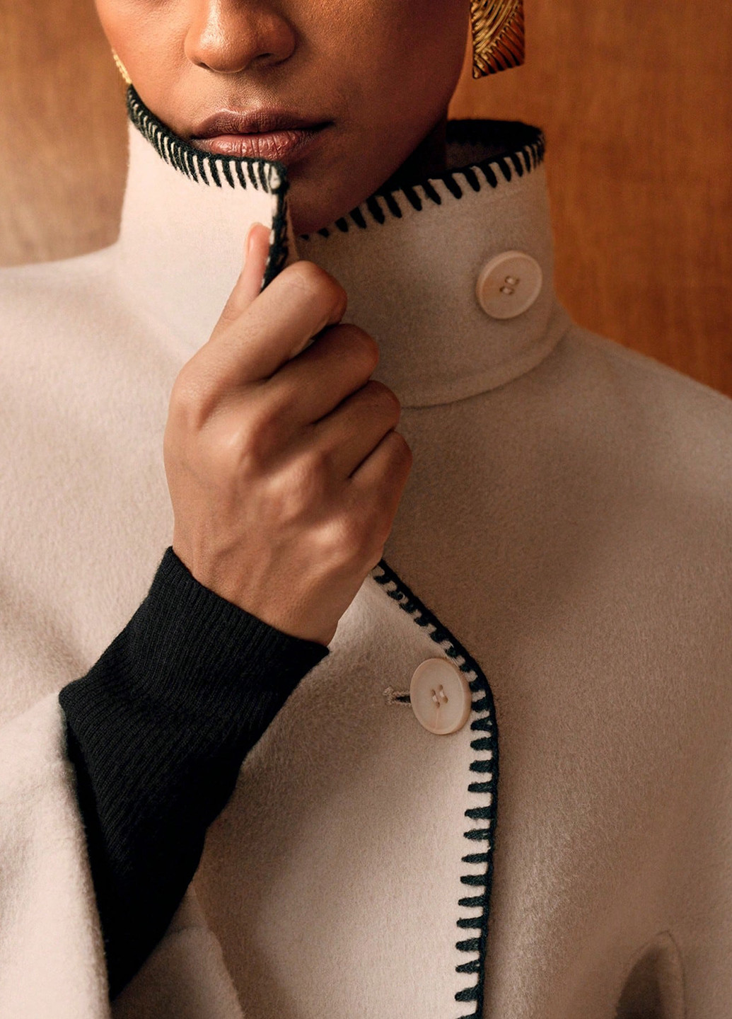 Светло-бежевое демисезонное Пальто однобортное SHEIN