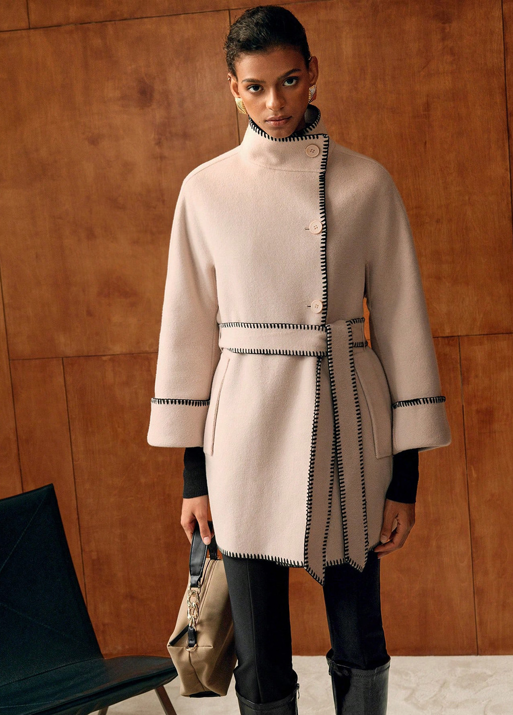 Светло-бежевое демисезонное Пальто однобортное SHEIN