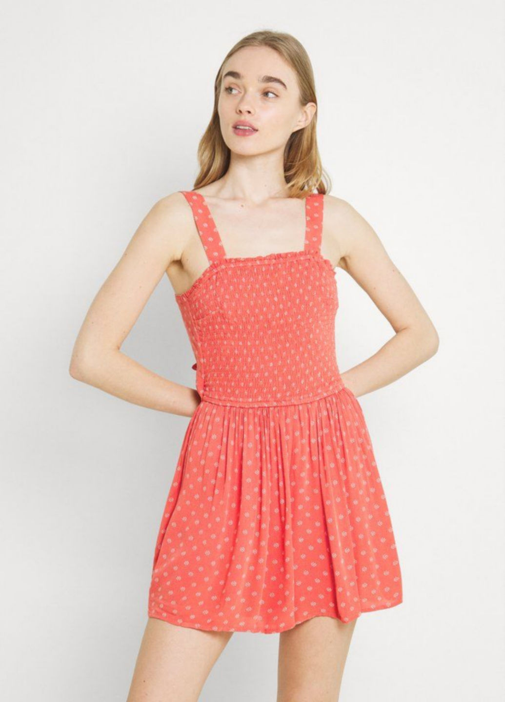 Комбинезон Hollister комбинезон-шорты горошек коралловый кэжуал вискоза