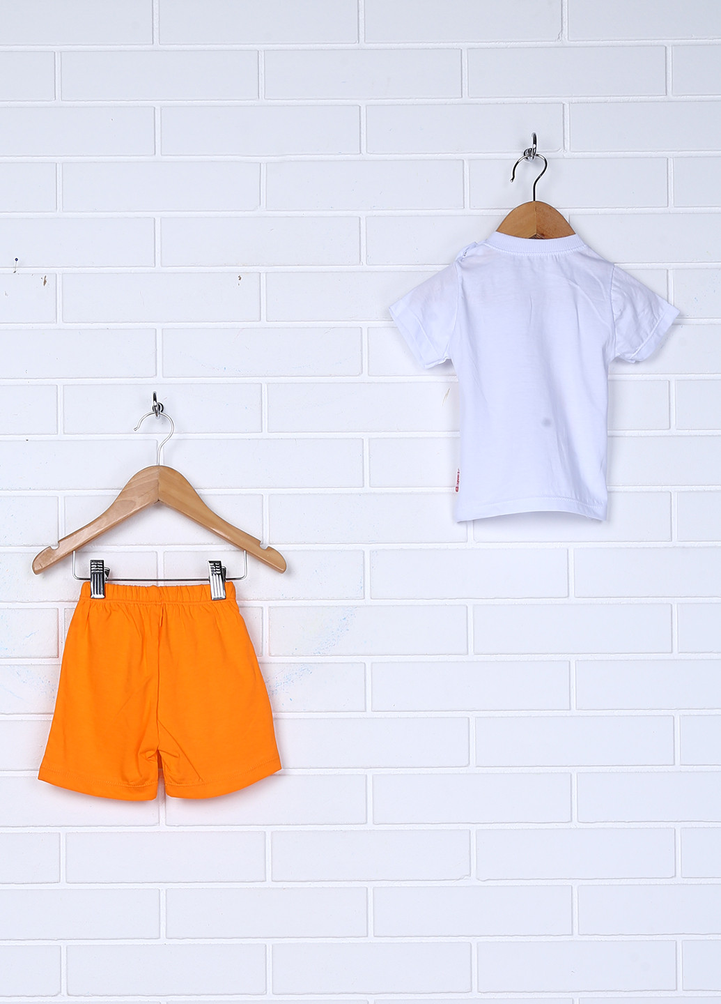 Оранжевый летний комплект (футболка, шорты) Pattic
