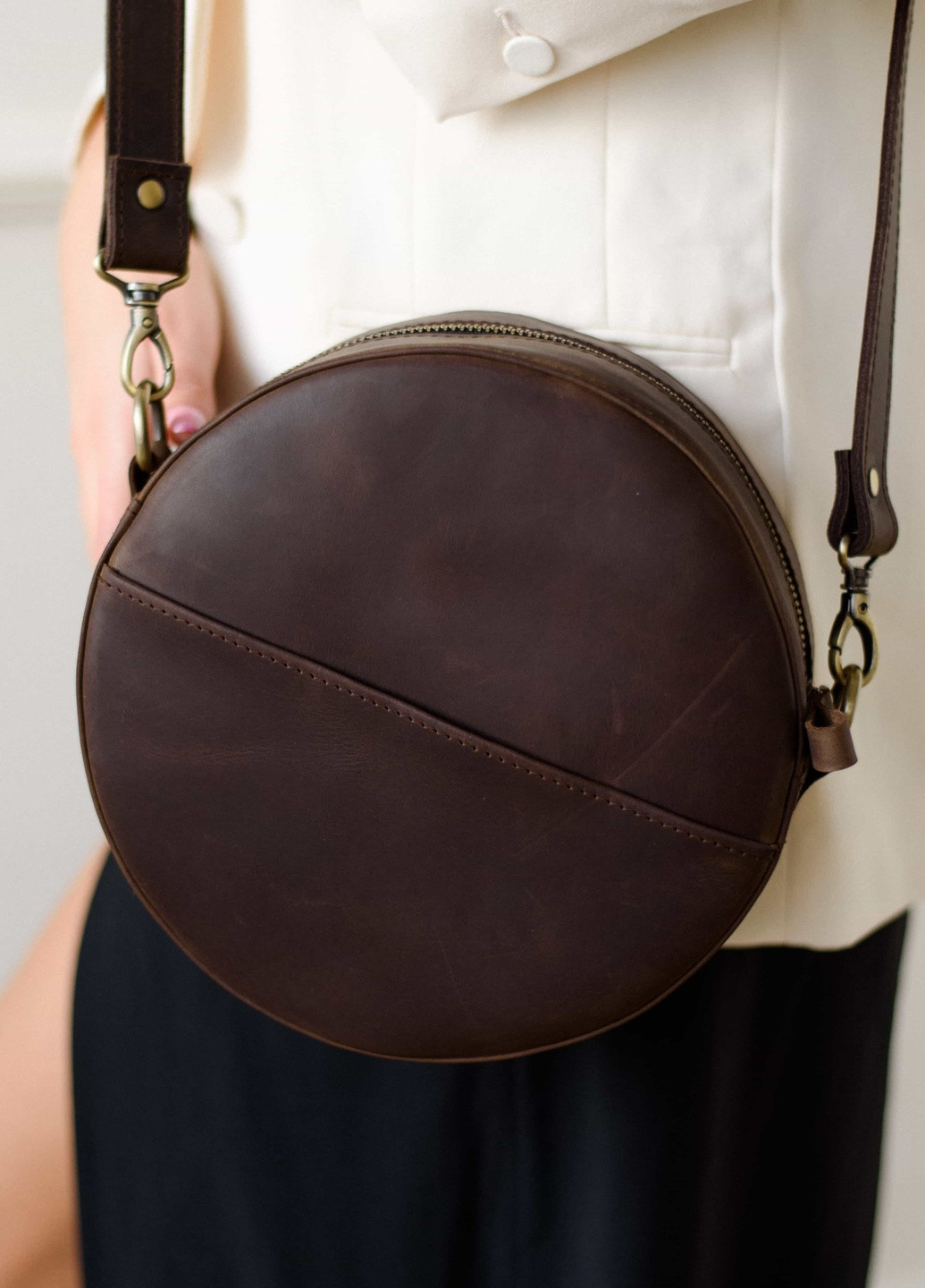 Кругла жіноча сумка через плече ручної роботи з натуральної вінтажної шкіри коричневого кольору Boorbon (253342344)