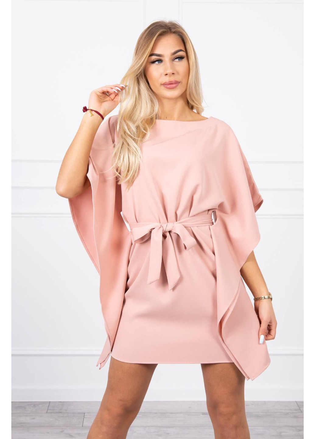 Светло-розовое коктейльное платье с крыльями oversize светло-розовое короткое Kesi однотонное