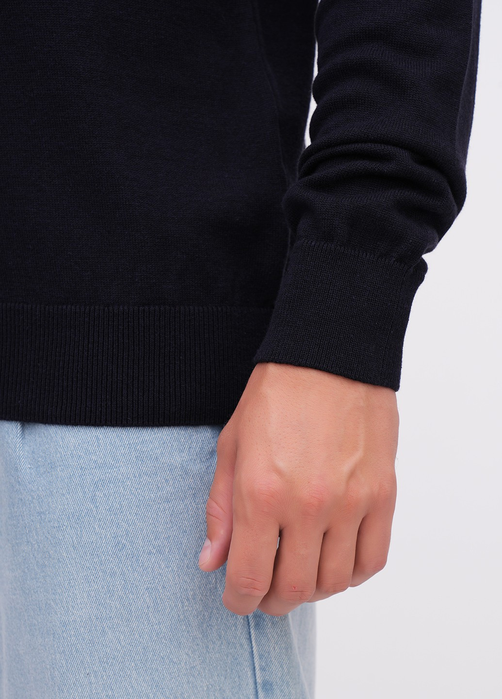 Темно-синій демісезонний светр джемпер EQUILIBRI