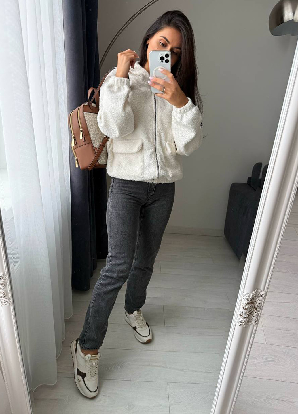 Молочная демисезонная куртка No Brand