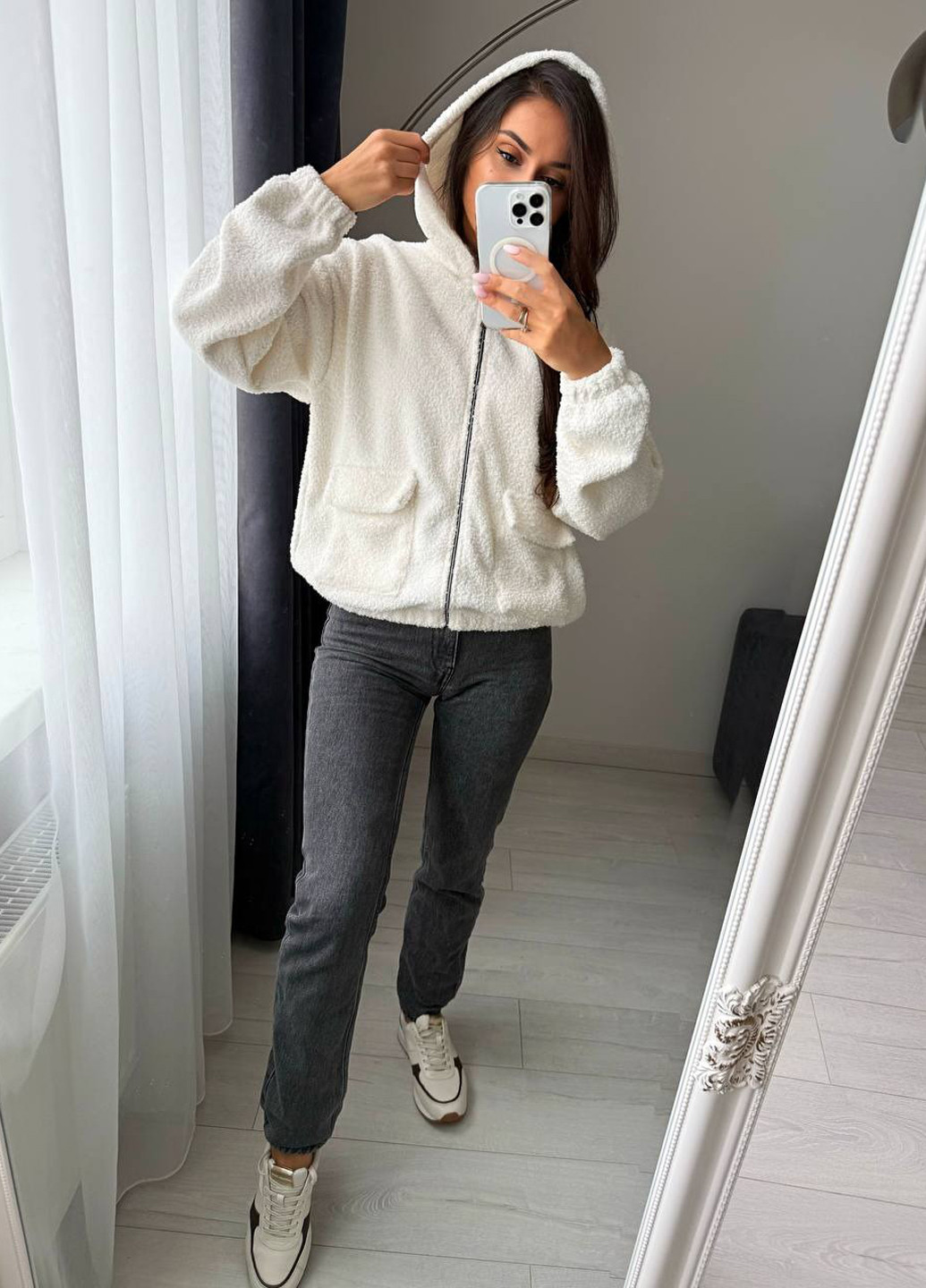 Молочная демисезонная куртка No Brand