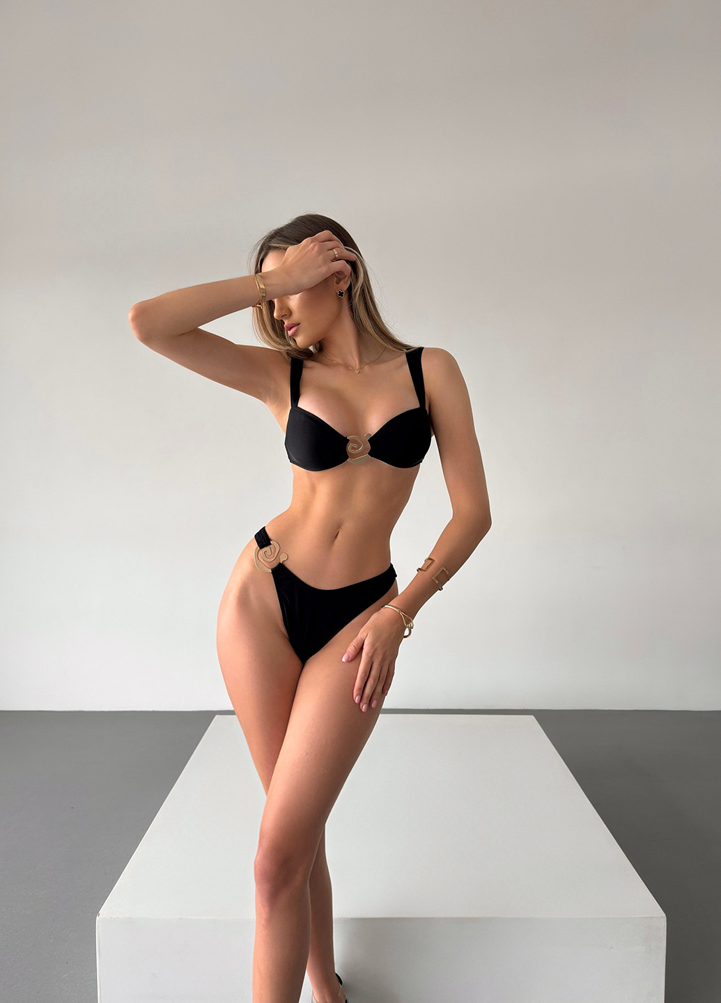 Чорний літній купальник (ліф, трусики) роздільний NOVA VEGA