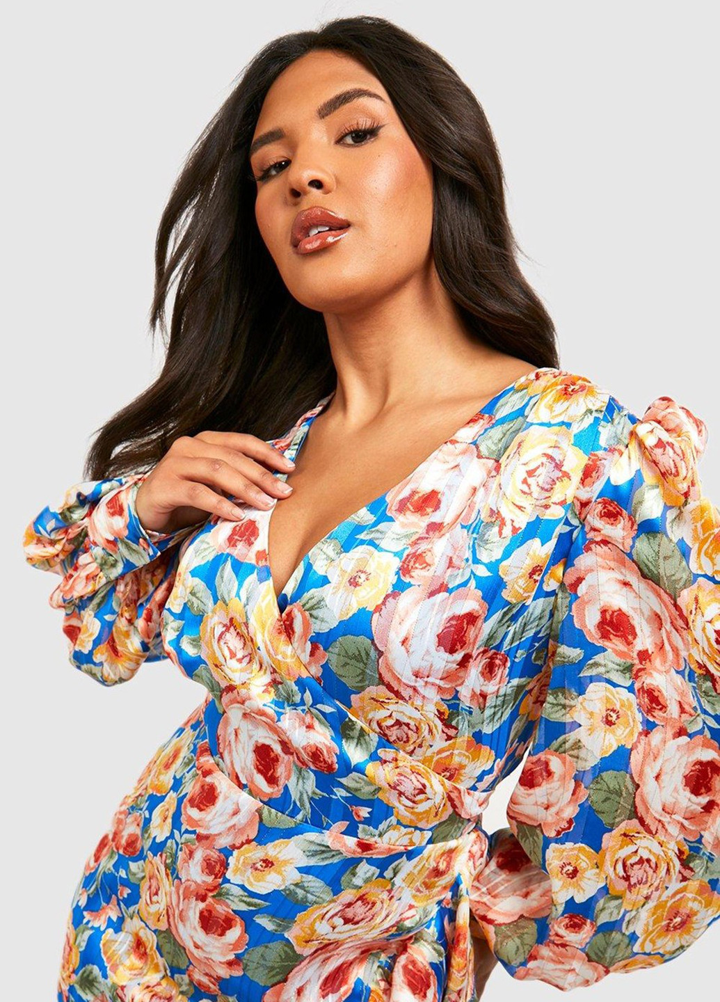 Блакитна кежуал, коктейльна сукня в стилі армпір, на запах Boohoo з квітковим принтом