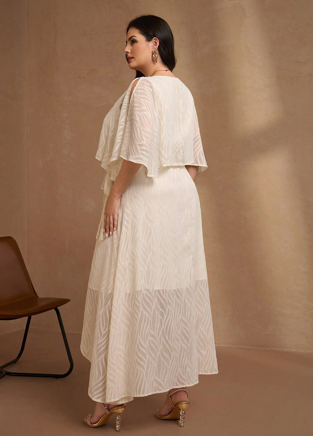 Кремова святковий сукня на запах SHEIN однотонна