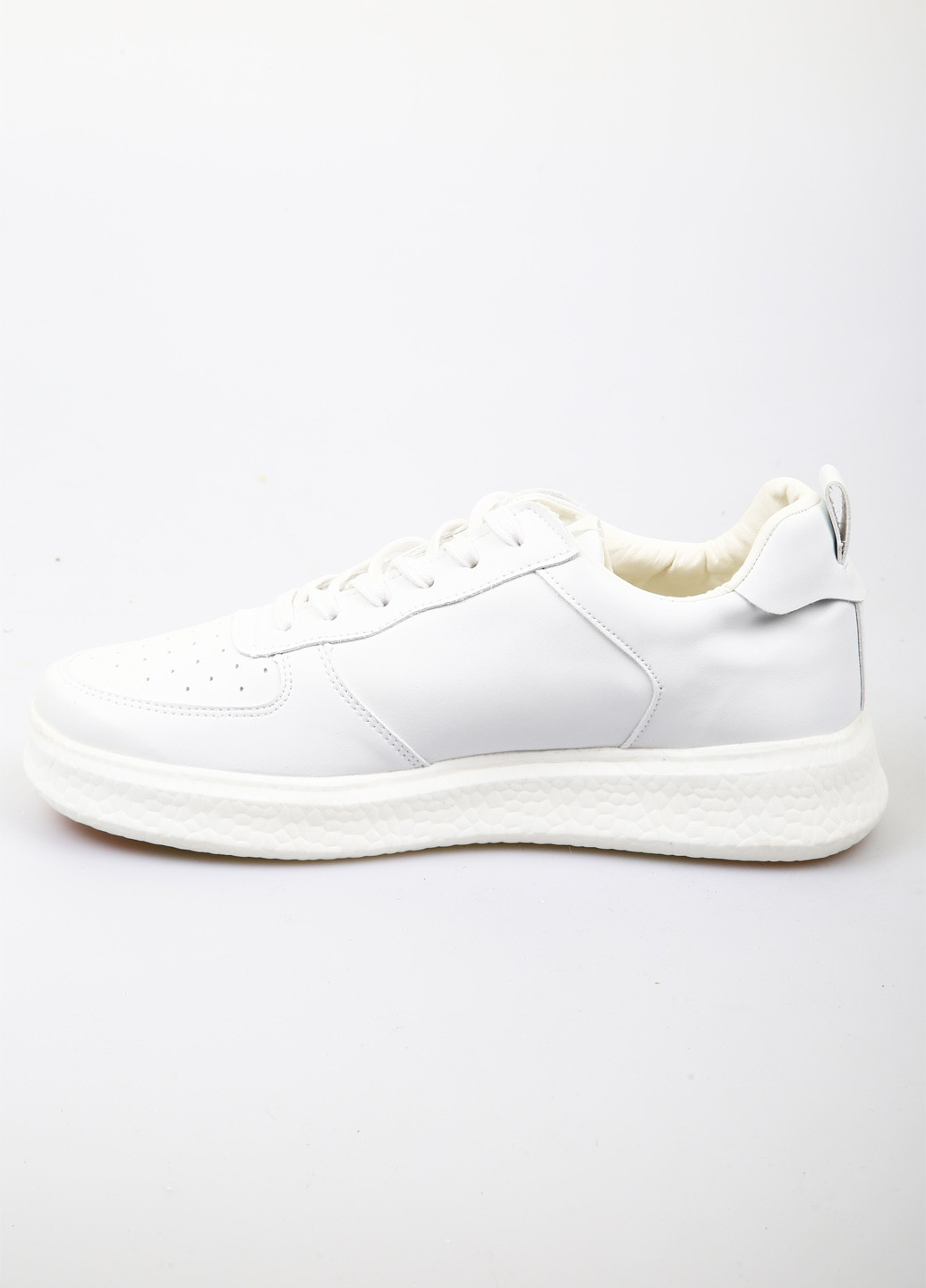 Белые всесезонные кроссовки South