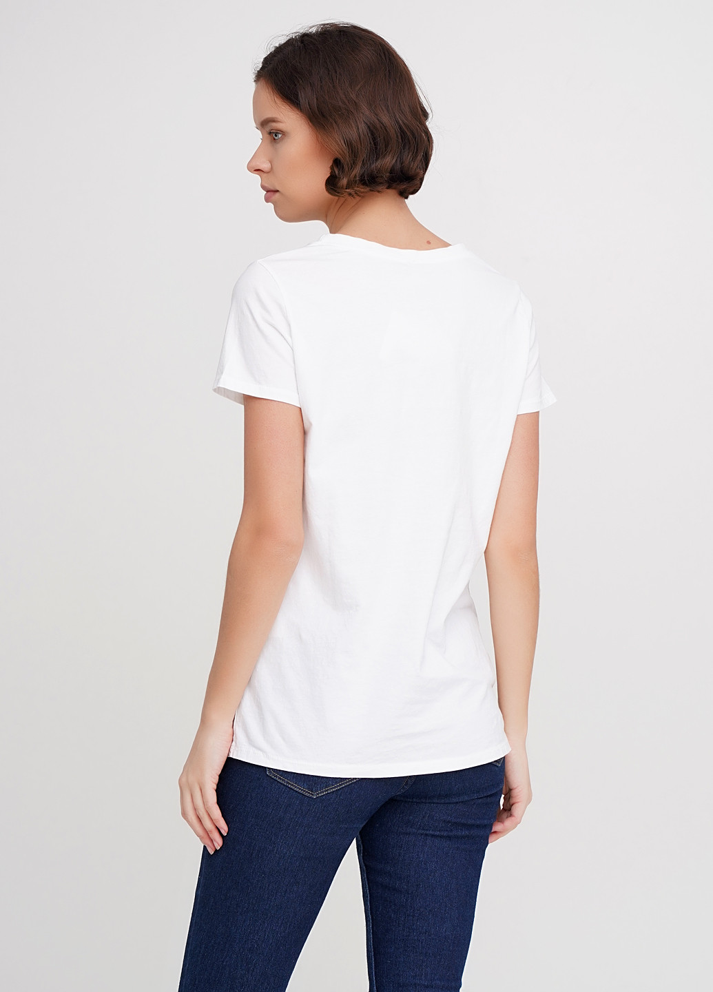 Белая летняя футболка Lumina
