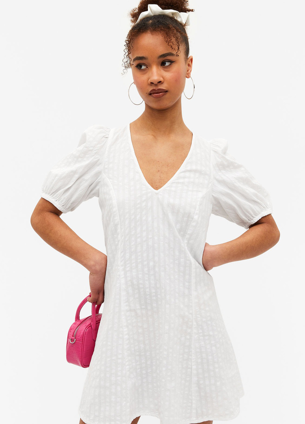 Белое кэжуал платье Monki в полоску
