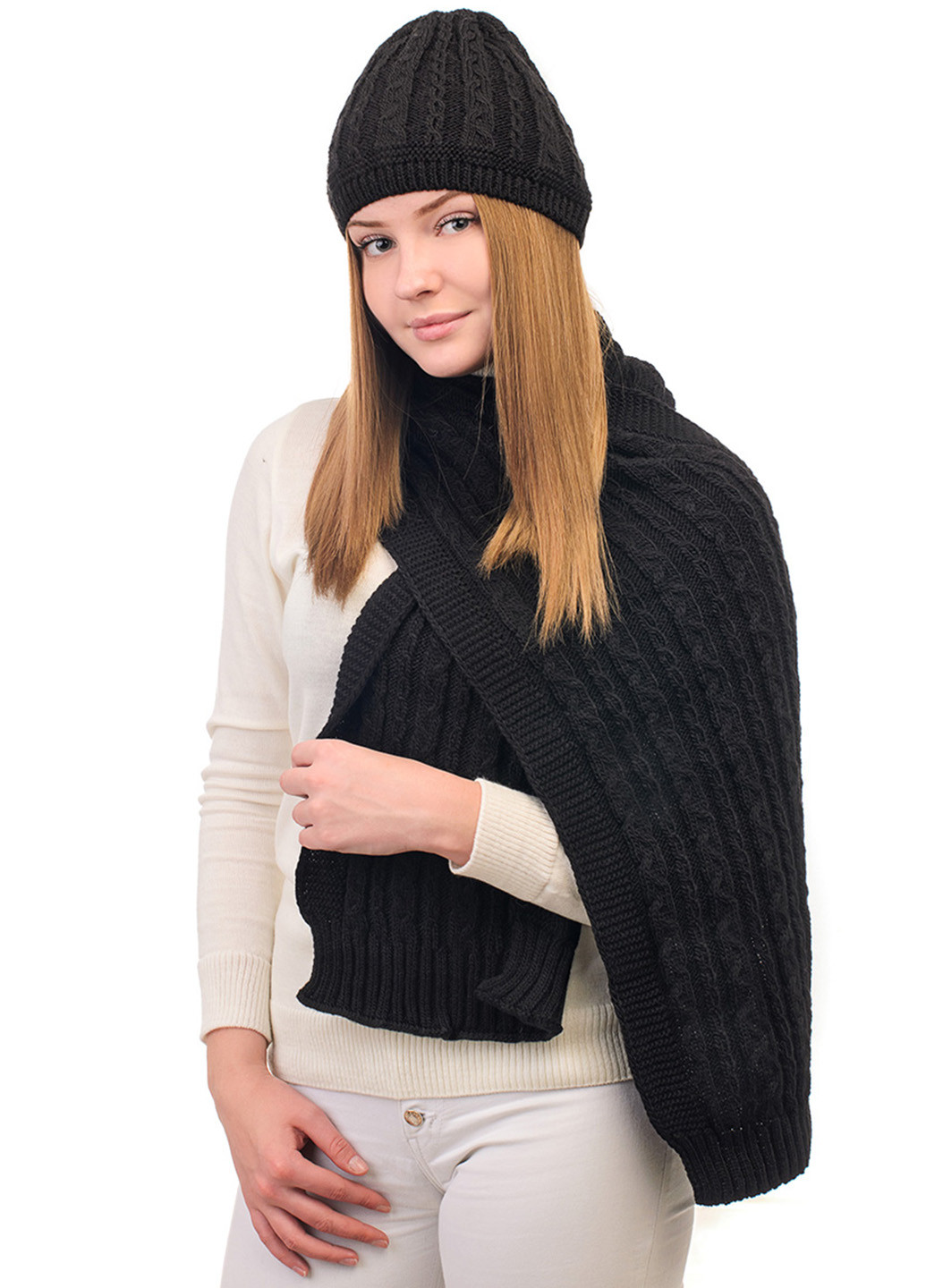 Чорний зимній комплект (шапка, шарф) SVTR