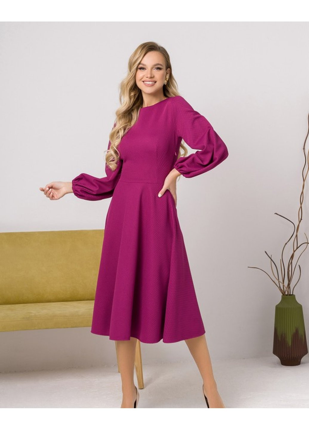 Малиновое деловое платье 12423 l фиолетовый ISSA PLUS однотонное