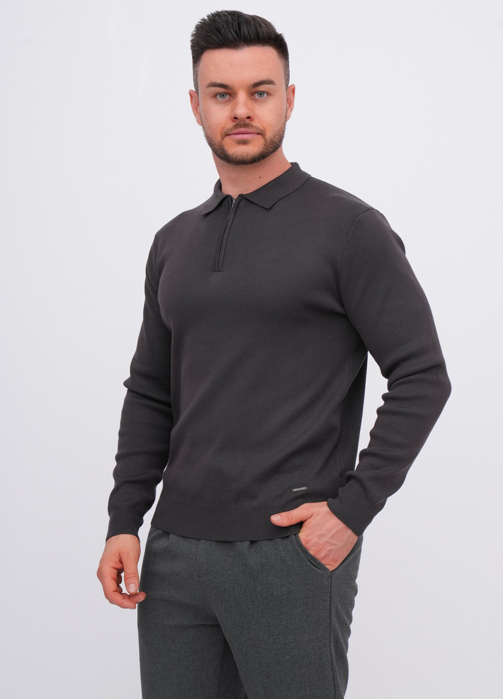 Графітовий демісезонний светр K.O.R