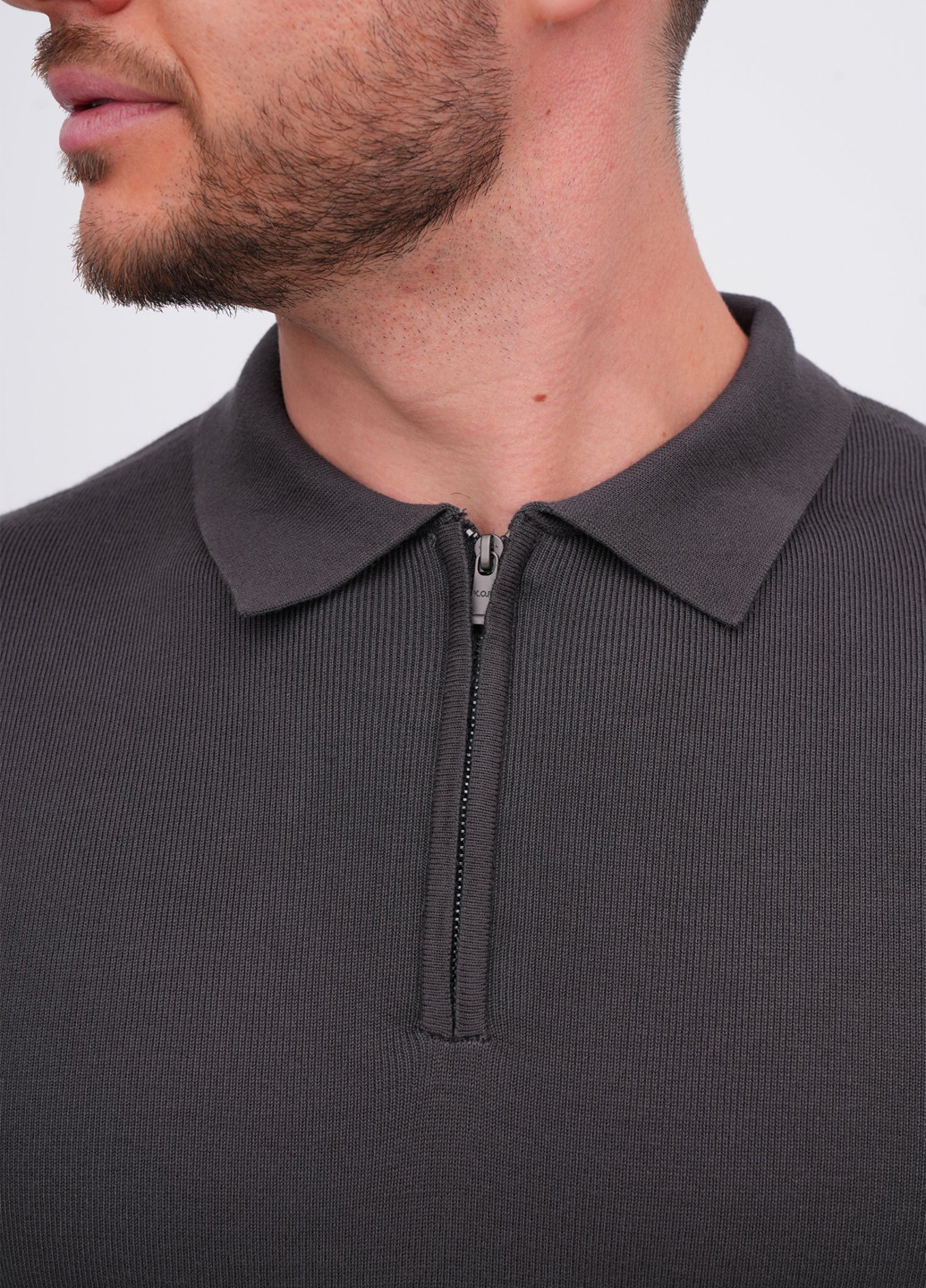 Графітовий демісезонний светр K.O.R