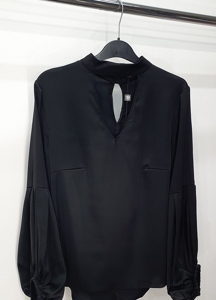 Чорна демісезонна блузка жіноча чорна TRG
