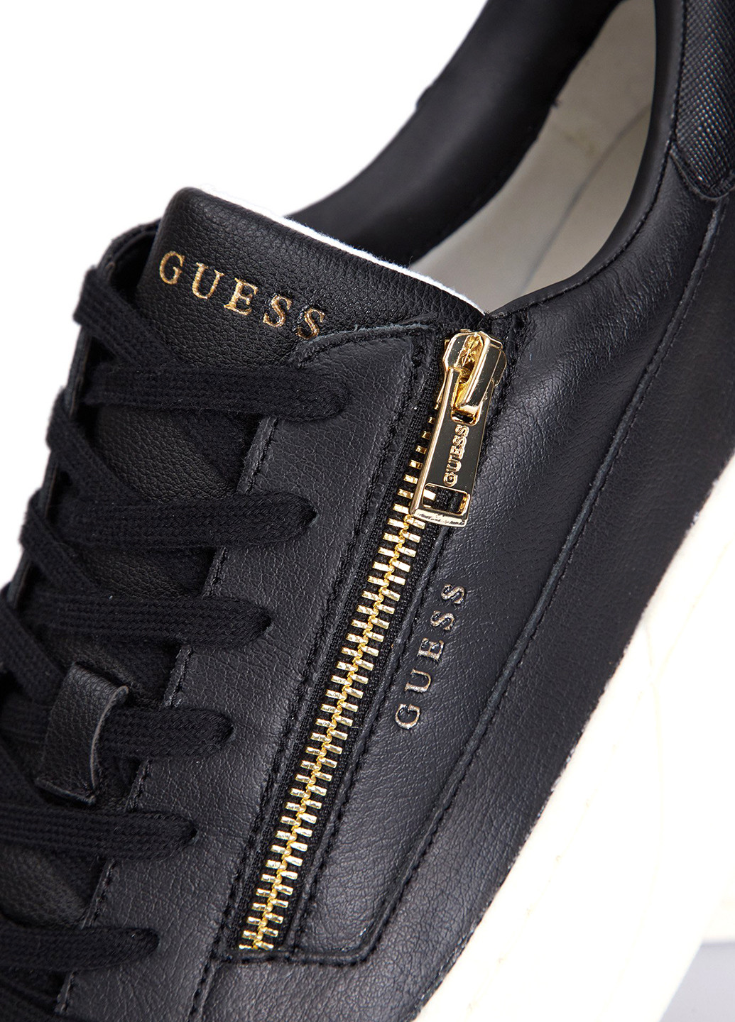 Черные кеды Guess