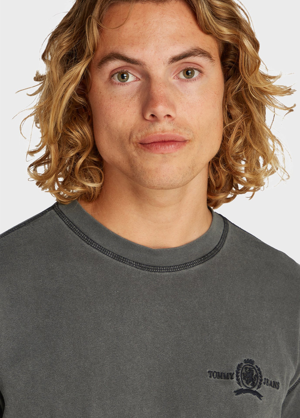 Серая футболка Tommy Jeans