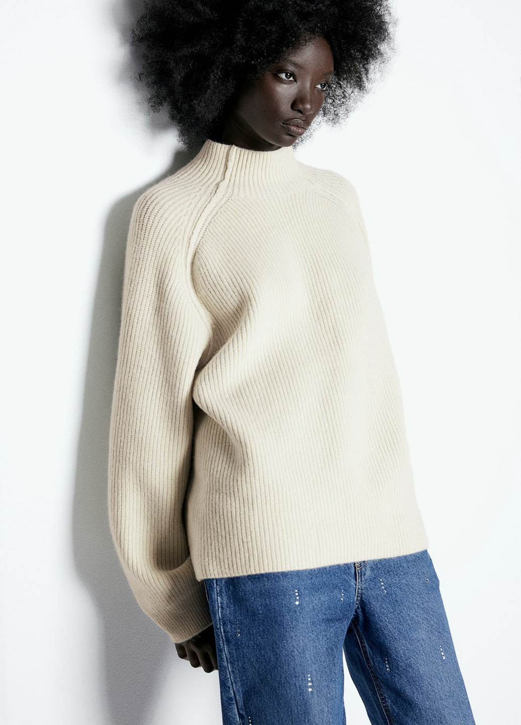 Кремовый демисезонный свитер H&M