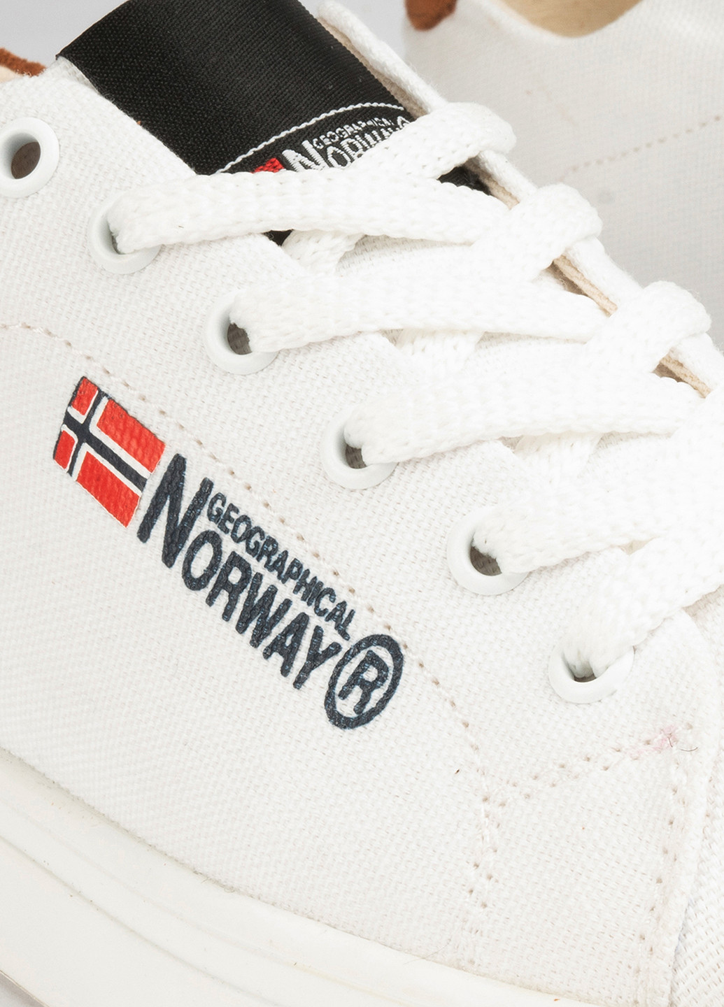 Белые демисезонные кроссовки Geographical Norway