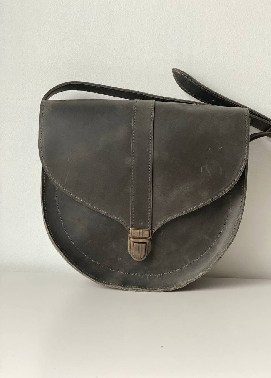 Жіноча напівкругла сумка через плече ручної роботи з вінтажної натуральної шкіри коньячного кольору Boorbon (253342368)