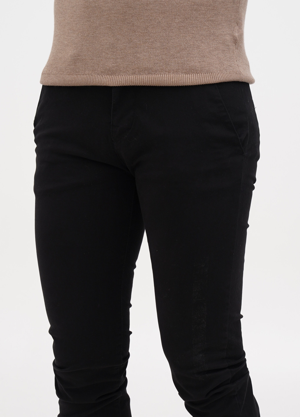 Черные кэжуал демисезонные чиносы брюки Terranova