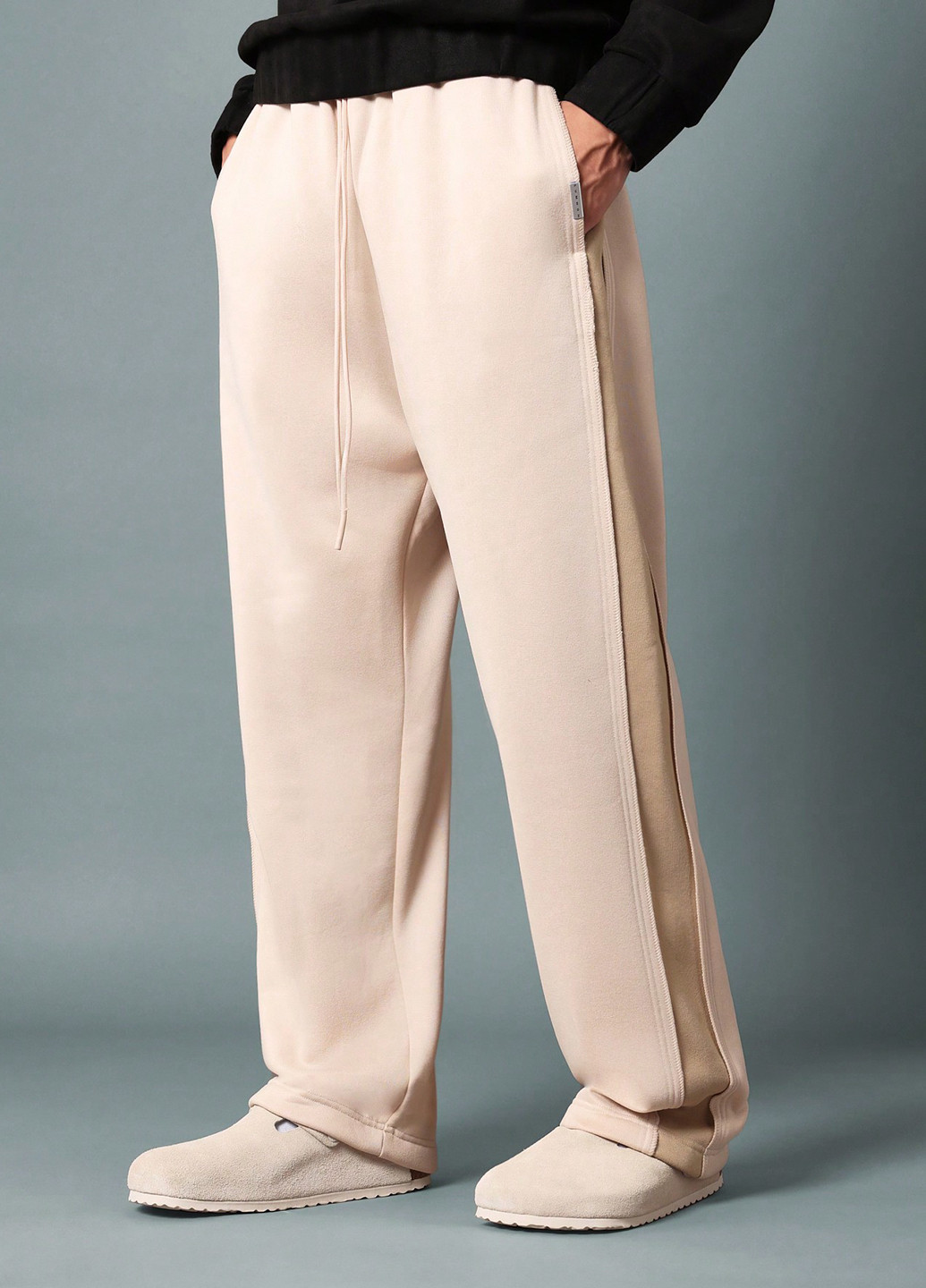 Светло-бежевые кэжуал, спортивные демисезонные прямые брюки SHEIN