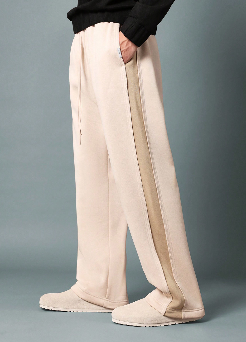 Светло-бежевые кэжуал, спортивные демисезонные прямые брюки SHEIN