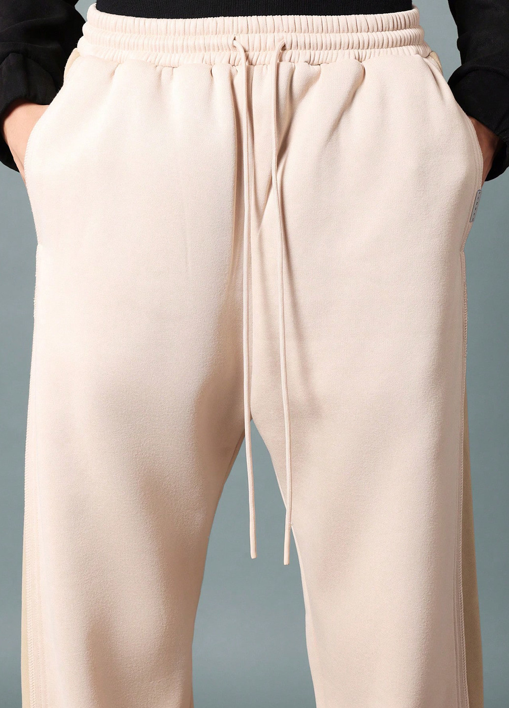 Светло-бежевые кэжуал, спортивные демисезонные прямые брюки SHEIN