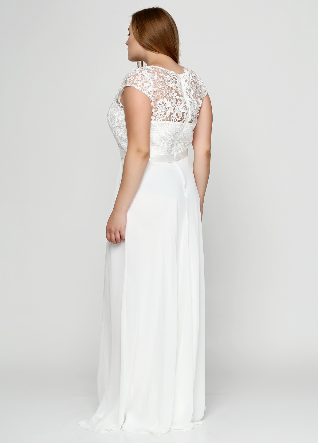 Белое вечернее платье Luxuar Limited однотонное