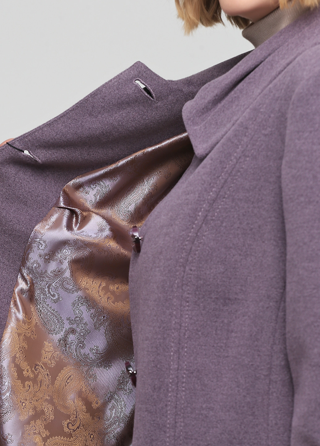 Фиолетовое демисезонное Пальто однобортное Шикарные меха