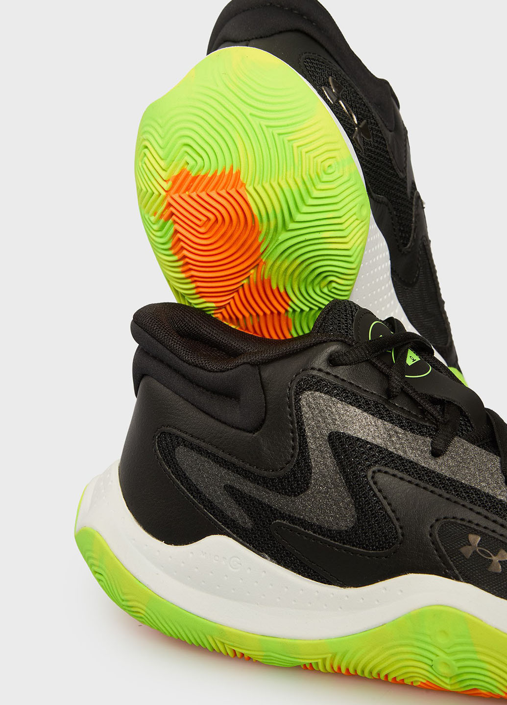 Чорні осінні кросівки Under Armour