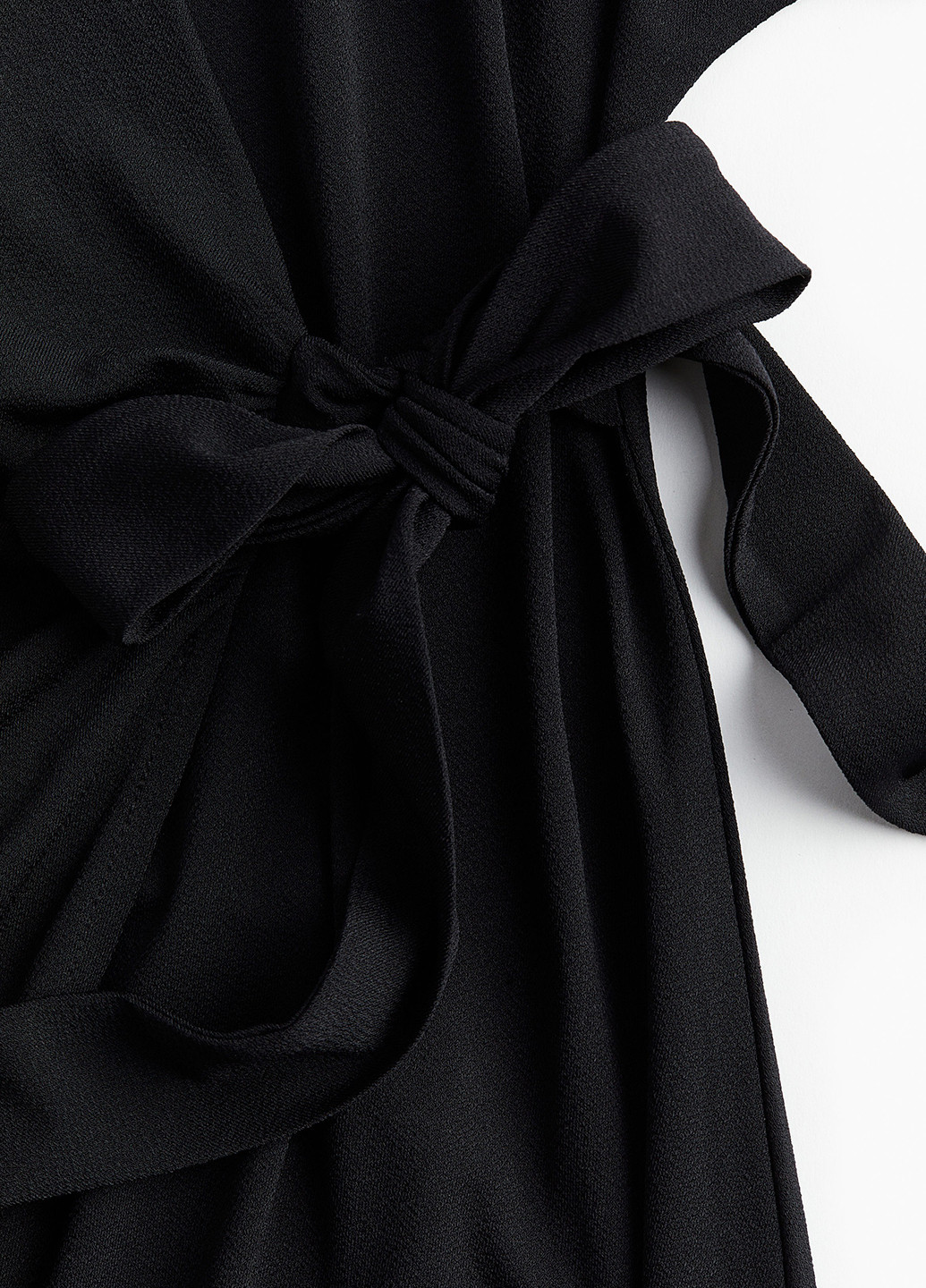 Черное кэжуал платье на запах H&M однотонное